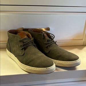 Sonoma Green Chukka Boots with Suede Finish